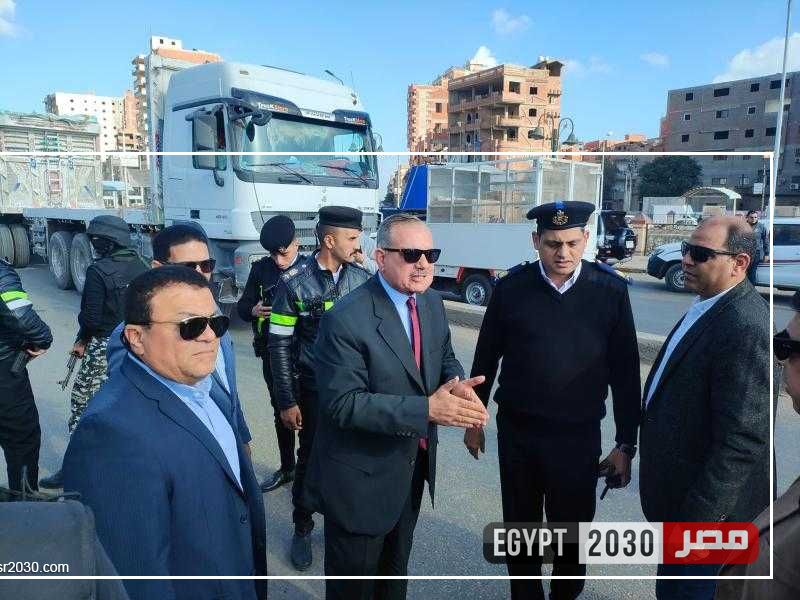 محافظ كفرالشيخ يتفقد عددا من الشوارع ومجمع المواقف