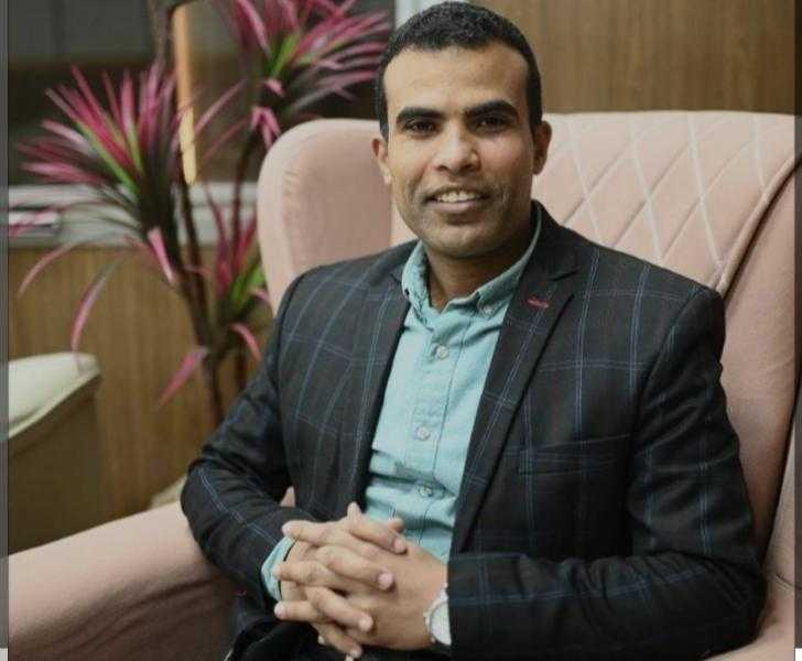 ”فن الكاريكاتير وتمكين المرأة”.. حسام شاكر محاضرا في ندوة الأزهر