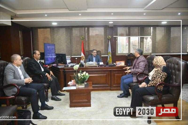 محافظ الغربية يناقش تطوير المحاور المرورية بالمحافظة