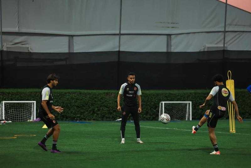 السوبر المصري| مهاجم الأهلي يشارك في تدريبات الفريق بعد تعافيه من نزلة برد