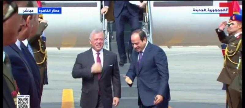 بعزف السلام الوطني.. لحظة استقبال الرئيس السيسي لملك الأردن.. «فيديو»