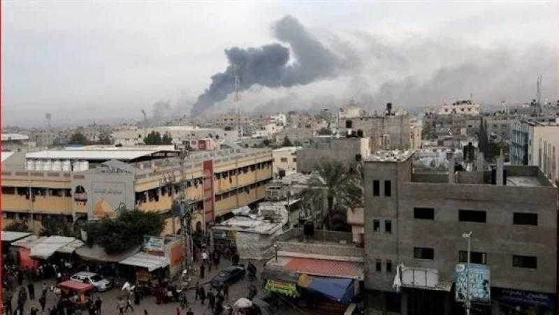 استشهاد 18 فلسطينيًا جراء قصف إسرائيلي أمام مستشفى الأمل بخان يونس