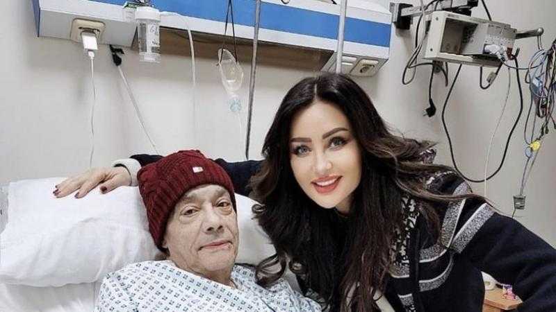 زوجة حلمي بكر تكشف تفاصيل حالته الصحية: مش قادر يتحرك