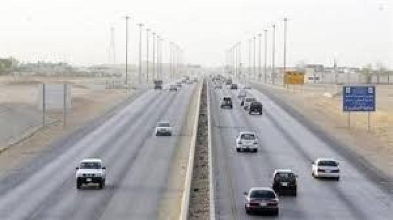 كيفية القيادة أثناء الشبورة وهطول الأمطار.. نصائح وإرشادات من المرور