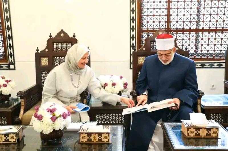 صور | الضويني يتفقد معرض ملتقى الأزهر الدولي الثاني للكاريكاتير