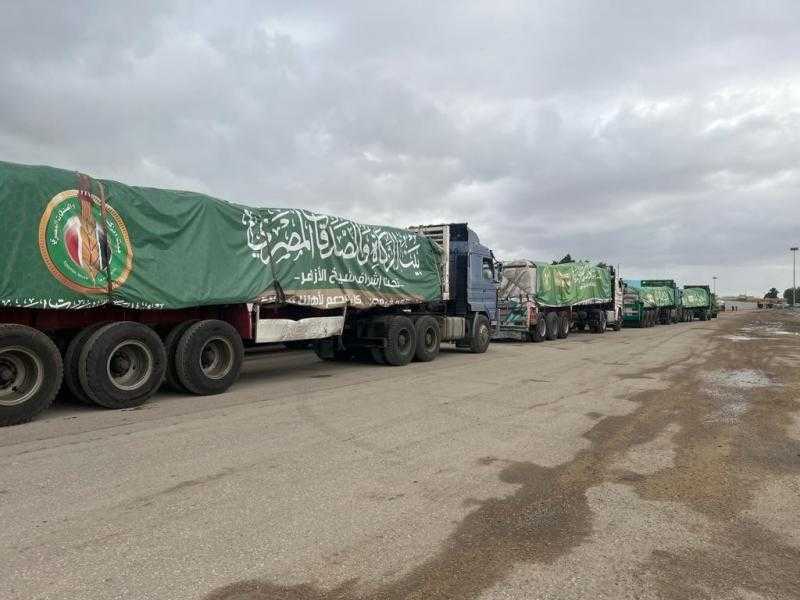 بتوجيهات شيخ الأزهر.. انطلاق قافلة بيت الزكاة والصدقات إلى قطاع غزة