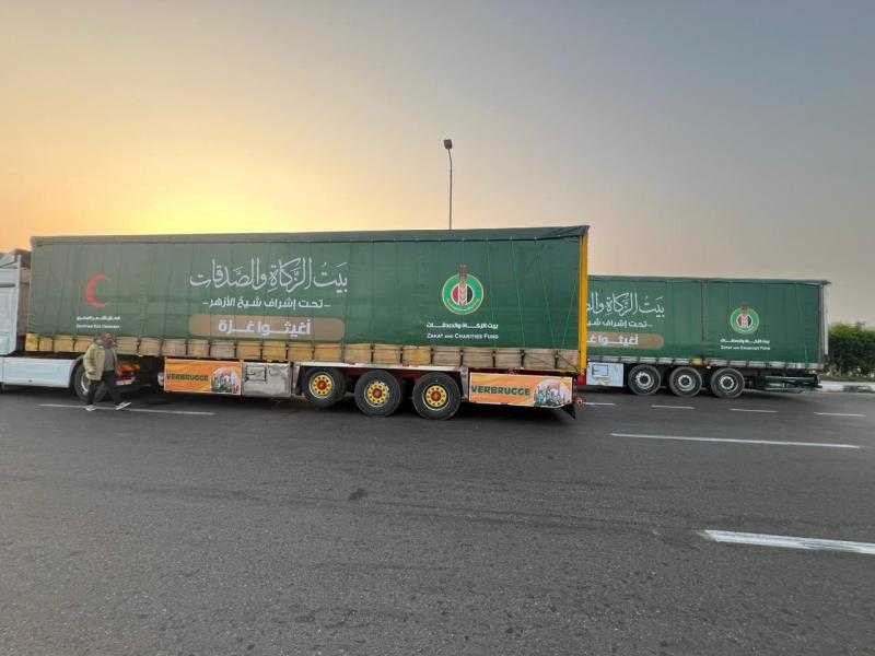 بمشاركة 70 دولة.. شيخ الأزهر يوجه بانطلاق 50 شاحنة تحمل 1000 طن من المساعدات إلى غزة