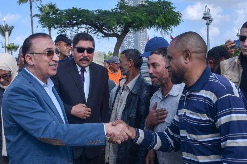 محافظ الإسكندرية يقرر صرف مكافأة مالية شهرية للعاملين بالحدائق المركزية