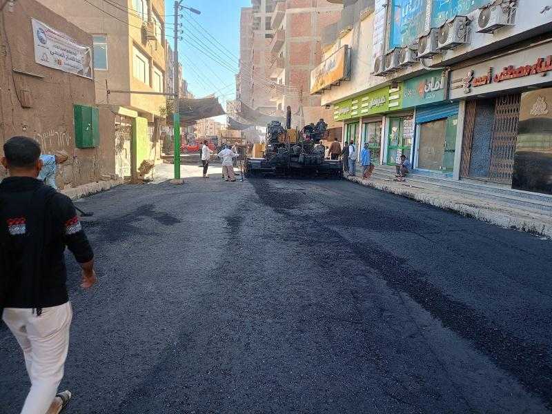 محافظ أسيوط: استمرار أعمال رصف شوارع مدينة منفلوط ضمن الخطة الاستثمارية 2023- 2024