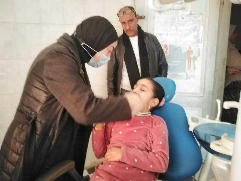 تقديم خدمات طبية متنوعة لـ 230 مواطنًا خلال قافلة سكانية بقرية نكلا العنب بإيتاي البارود