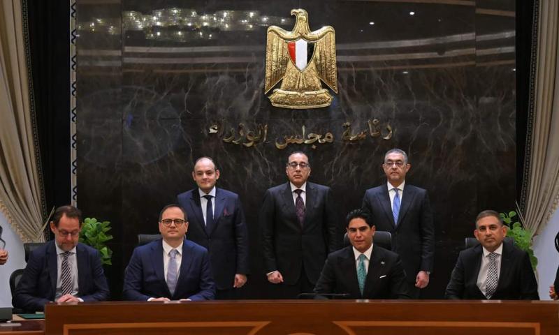 أحمد أبو هشيمة ينشئ أكبر مجمع لصناعات الأغذية الزراعية