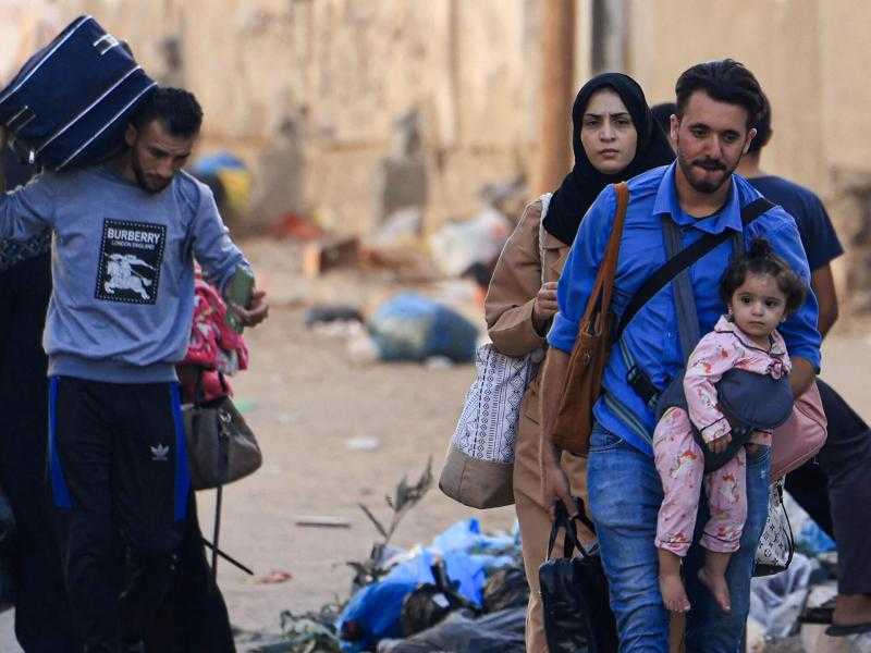 إسرائيل تطالب الفلسطنيين بالتوجه نحو الحدود المصرية