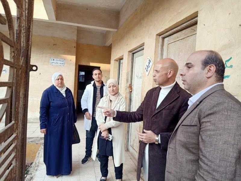 وكيل الصحة بالشرقية يتفقد وحدة ابن العاص والمركز الطبي بكفر صقر
