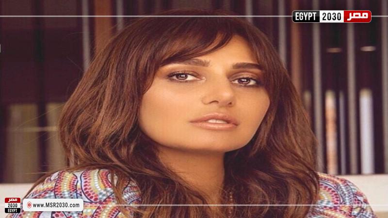 الفنانة حلا شيحة
