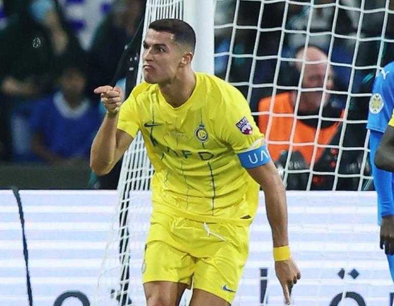 رسالة نارية موجهة من رونالدو لـ لاعبي العالم بعد تحطيمه الأرقام القياسية مع النصر السعودي