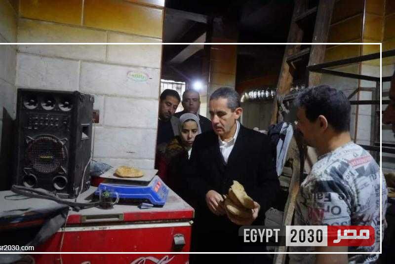 في جولته الصباحية.. محافظ الغربية يفاجئ مخابز طنطا للوقوف على جودة رغيف الخبز