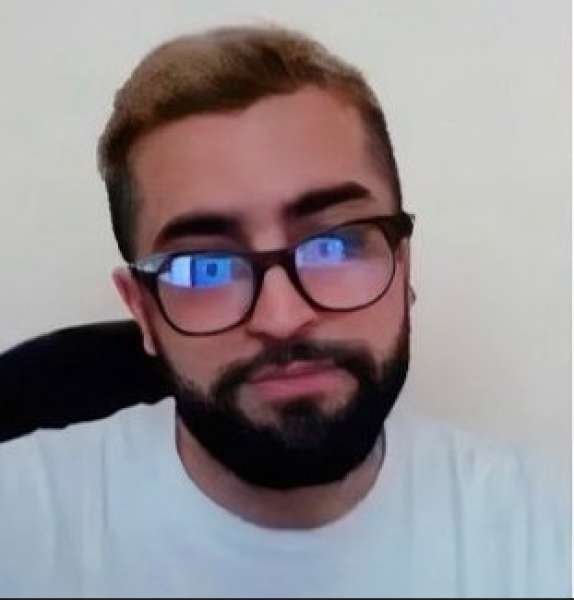  الصحفي محمد علوي