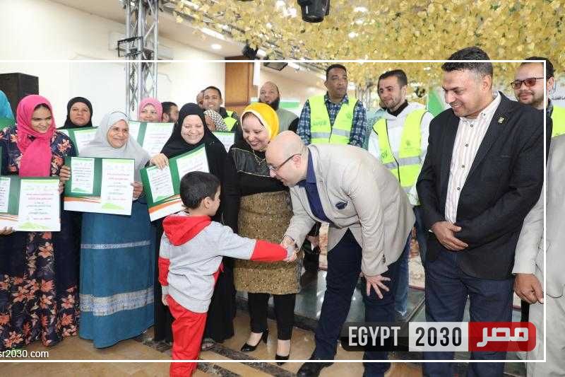 محافظ بني سويف يشهد تسليم مشروعات المرحلة الثانية من برنامج ”فرصة”