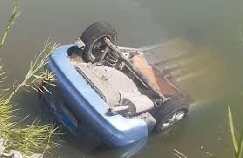 انقلاب سيارة ملاكي بترعة الإبراهيمية بسوهاج