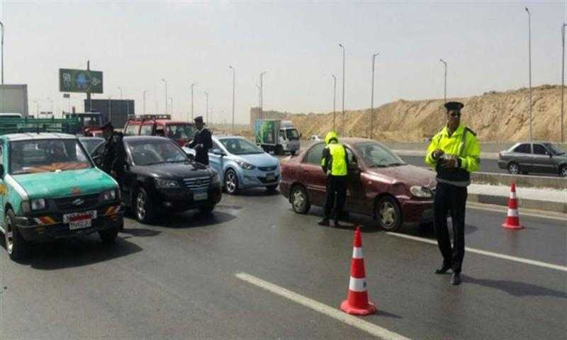 خلال 24 ساعة.. ضبط 1627 مخالفة تحدث في الهاتف أثناء القيادة