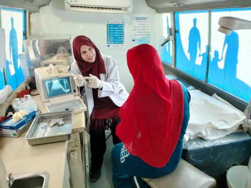 7 قوافل طبية توقع الكشف على 11 ألف حالة خلال ديسمبر بالمنيا
