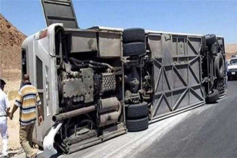 ننشر أسماء مصابي حادث انقلاب أتوبيس سياحي بطريق البحر الأحمر