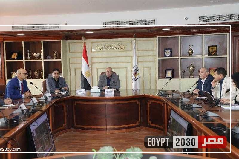 محافظ بني سويف يعقد اجتماعًا لدراسة الرؤية المقدمة من وزارة السياحة لتنفيذ مشروع المجمع الاستشفائي