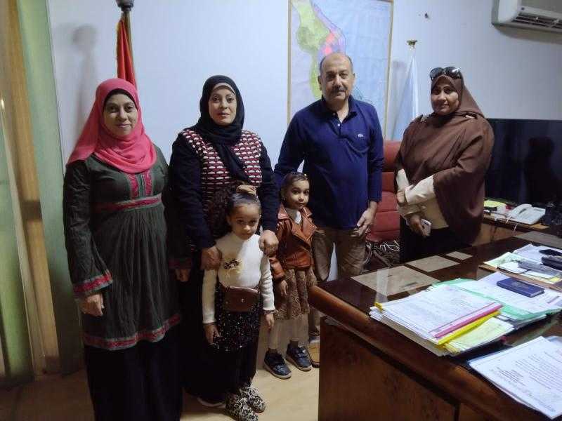 رئيس مدينة القصير يستقبل براعم روضة أطفال مدرسة أبو بكر الصديق الابتدائية