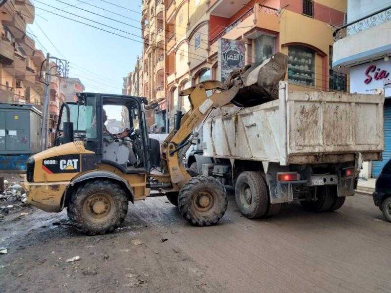 محافظ كفر الشيخ يتابع حملات النظافة وتطهير شبكات صفايات الأمطار والصرف الصحي