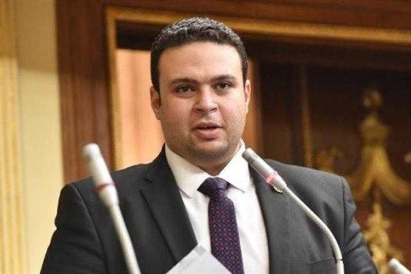 برلماني يهاجم الحكومة: «المواطن مش ملاحق على رفع الأسعار».. فيديو