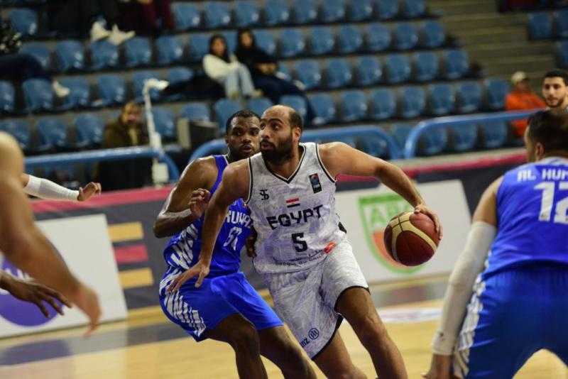 مصر تتقدم على ليبيا فى الشوط الأول 39/38 بنهائي البطولة العربية لمنتخبات السلة