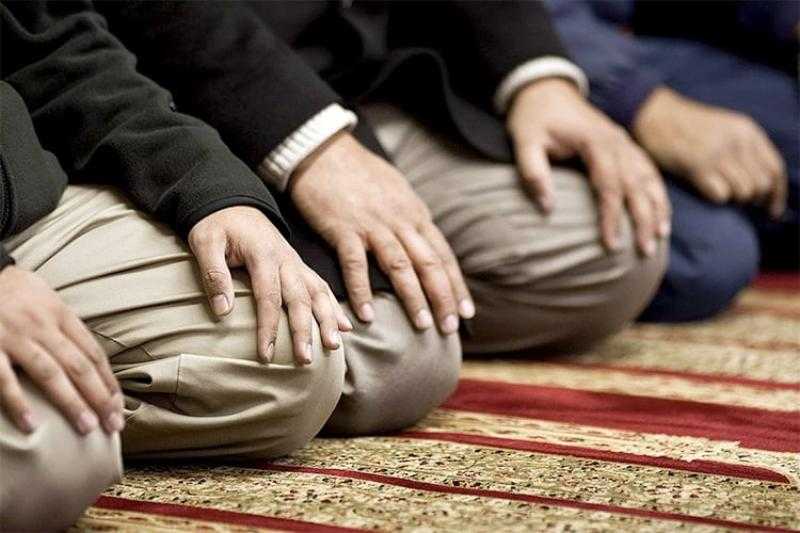ما هي شروط الإمامة في الصلاة؟.. المفتي يجيب