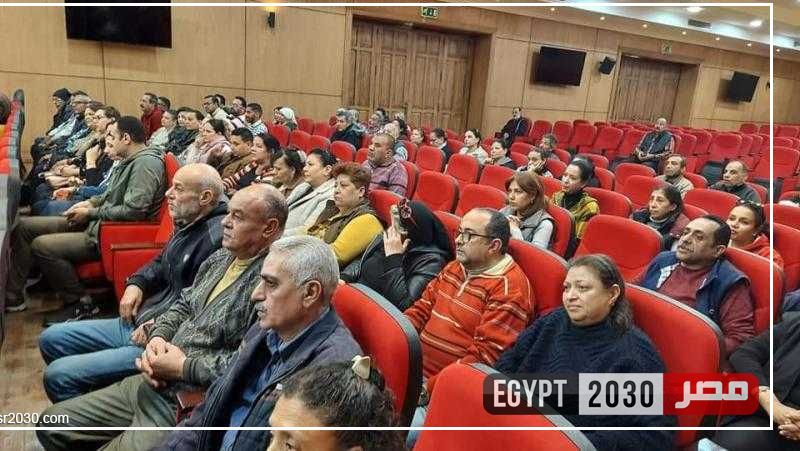 محافظ بورسعيد يلتقي الأخوة المسيحيين العاملين بالديوان العام لتهنئتهم بمناسبة عيد الميلاد المجيد