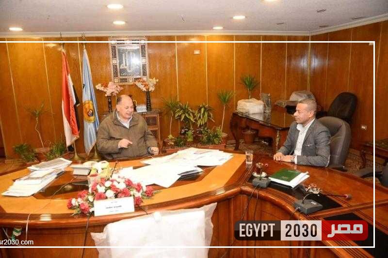 محافظ أسيوط يوجه بتكثيف الحملات التموينية المفاجئة على الأسواق لضبط الأسعار