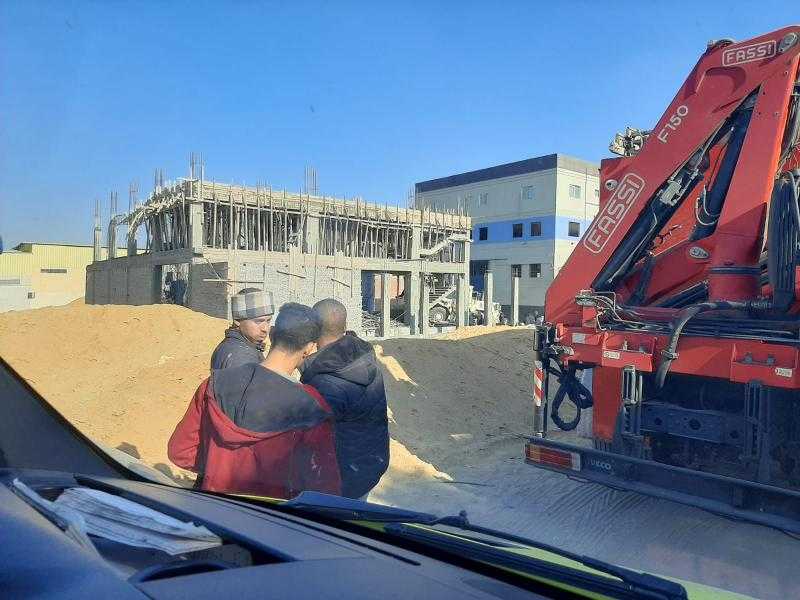 الحماية المدنية تبحث عن المفقودين أسفل أنقاض عقار أكتوبر