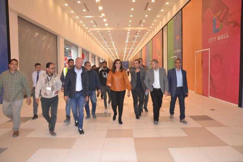 نائب محافظ البحيرة تتفقد صوامع الغلال بزاوية غزال
