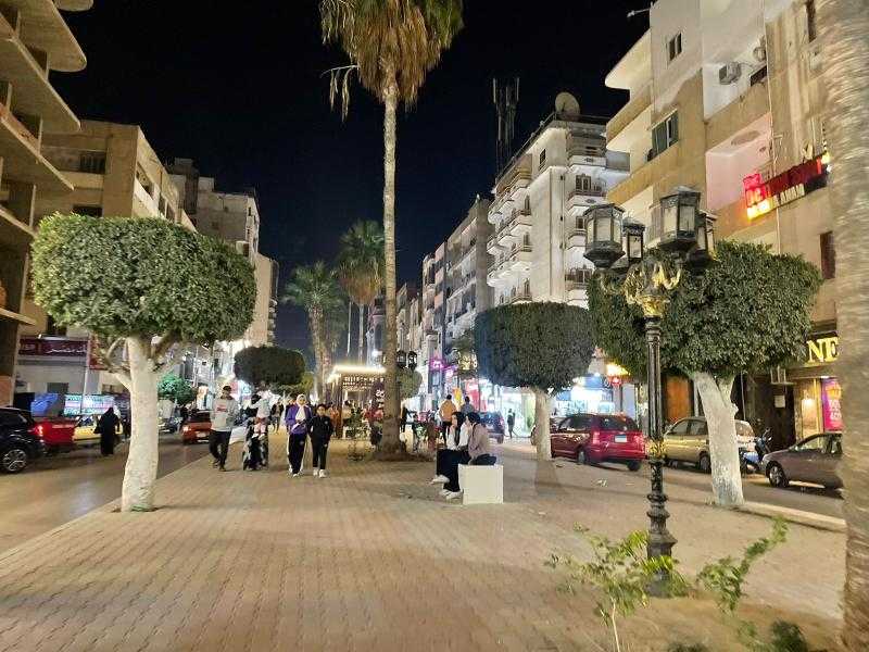 محافظ الإسماعيلية يتابع تنفيذ أعمال التطوير بشارع السلطان حسين