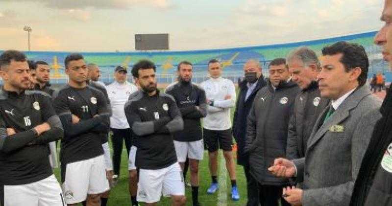 جلسة خاصة من وزير الرياضة مع لاعبي المنتخب ضمن الاستعدادات لأمم إفريقيا