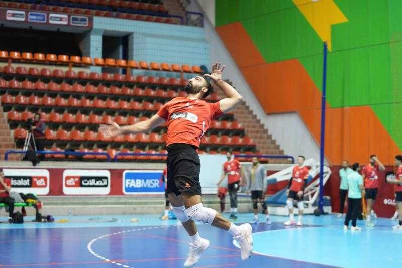 «رجال طائرة الأهلي» يفوز على القناة في الدوري