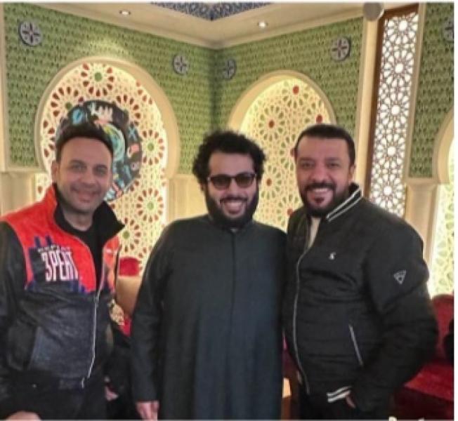 مصطفى كامل مع تركي آل الشيخ ومصطفى قمر