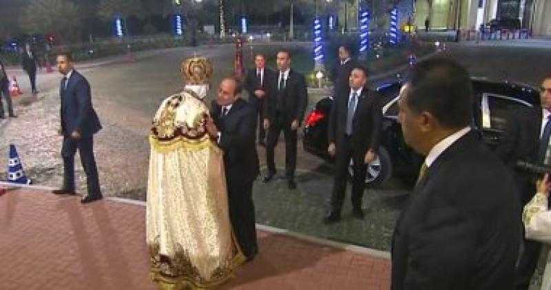 الرئيس السيسي يهنئ البابا تواضروس والأخوة الأقباط بمناسبة عيد الميلاد