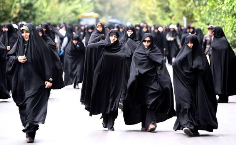 إيران.. احتجاجات على قيام السلطات بجلد امرأة لعدم ارتداء الحجاب
