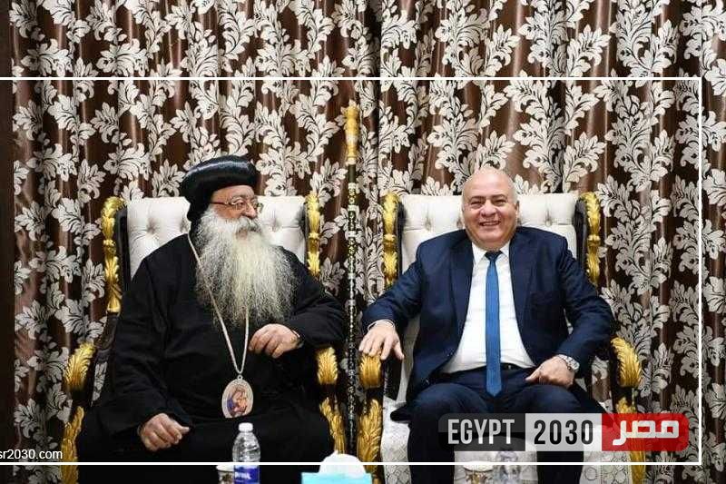 محافظ قنا يزور مطرانية دشنا للتهنئة بعيد الميلاد المجيد