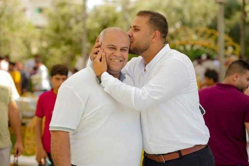 عاجل.. استشهاد الصحفي حمزة نجل وائل الدحدوح في قصف إسرائيلي جنوبي غزة