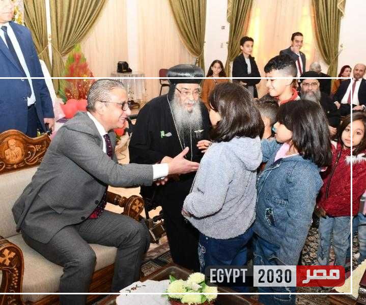محافظ الفيوم يزور دير الأنبا إبرام لتقديم التهنئة بعيد الميلاد المجيد