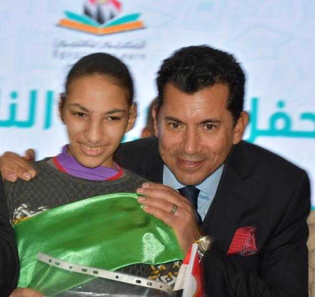 وزير الرياضة يكرم ذوي القدرات والهمم الناجحين بمشروع ”المصريون يتعلمون”