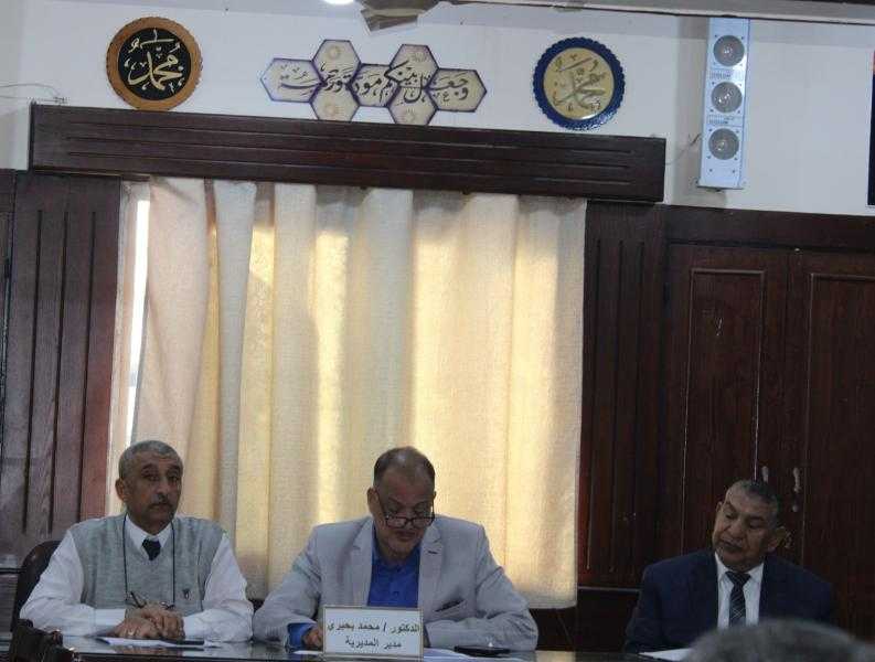 محافظ الإسماعيلية يتابع استعدادات مديرية التربية والتعليم لانطلاق امتحانات الفصل الدراسي الأول