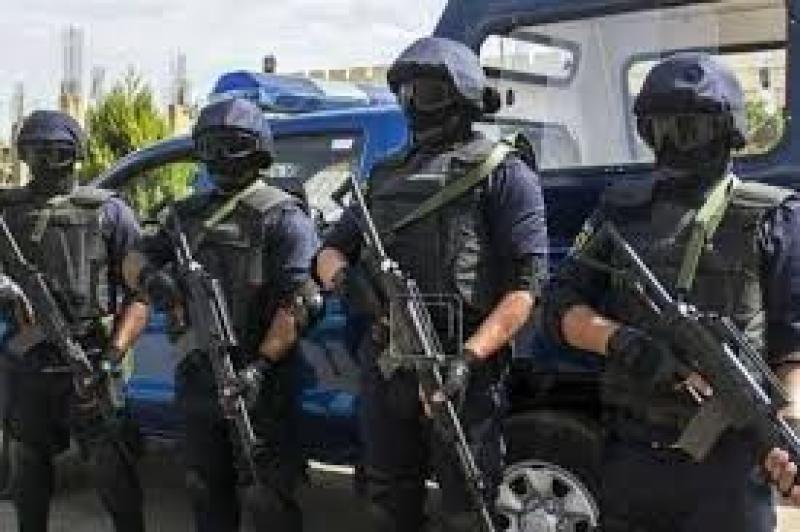 القبض على 28 متهما مطلوبين في قضايا خلال حملات أمنية