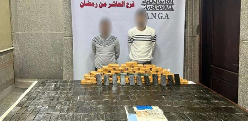 المتهمان والمصبوطات 