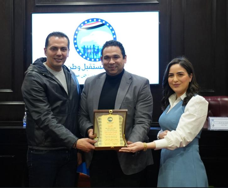  تكرم عمرو عبدالمجيد أمين إعلام العاصمة